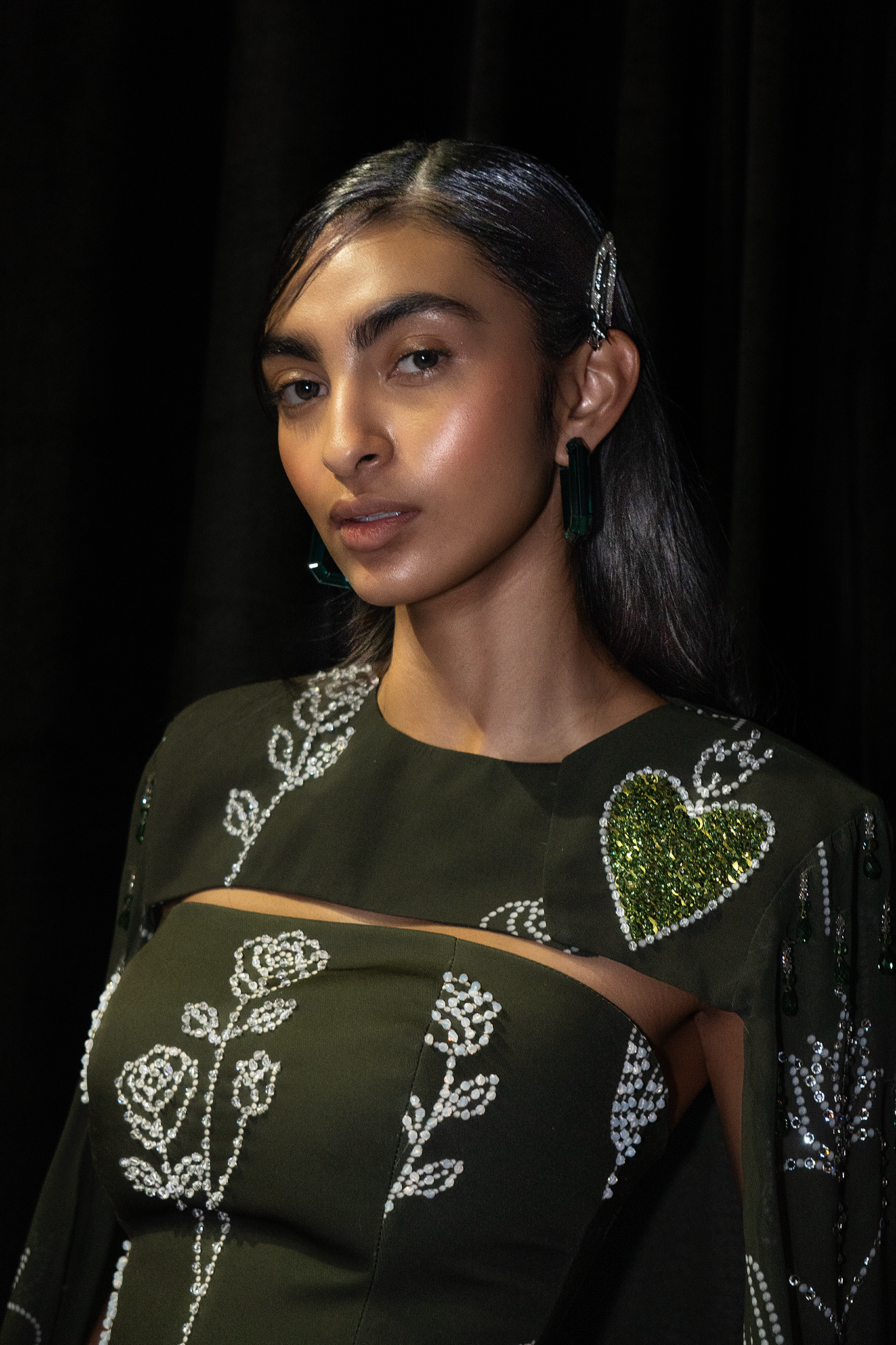  Fashion backstage moments at Vero Solis’ runway during Volvo Fashion Week Mexico 2025 at Estudios Maravilla, CDMX. Anonymous models captured in natural light, reflecting emotion and artisanal detail. 