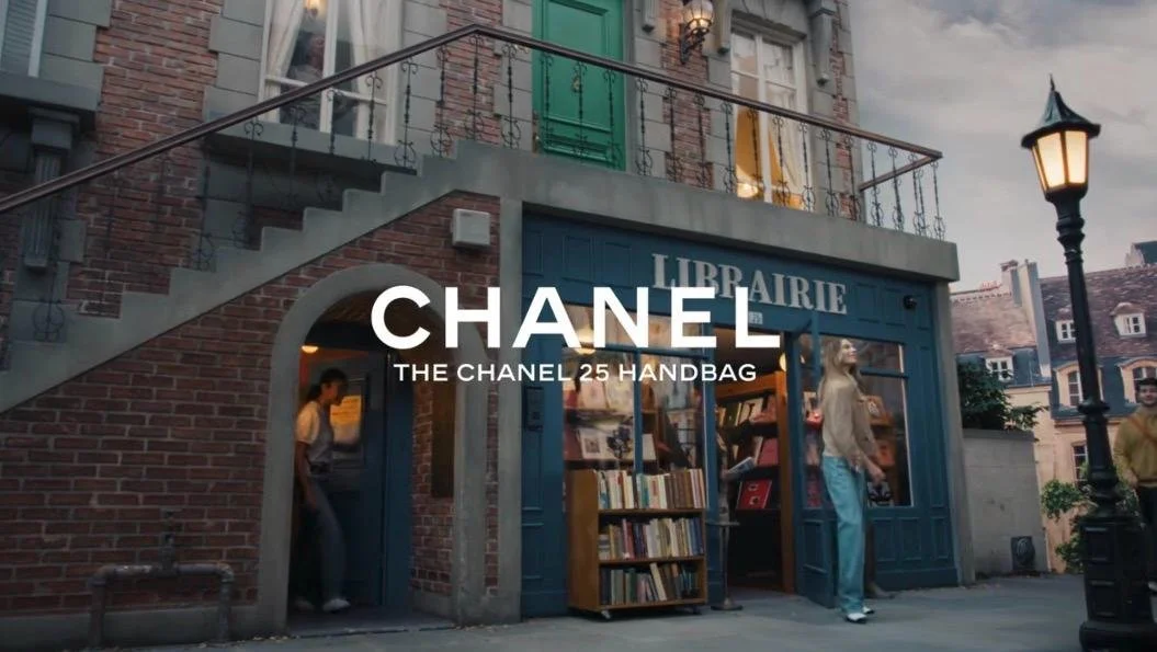 CHANEL 25 | El gesto mínimo que vuelve a poner el tiempo en movimiento