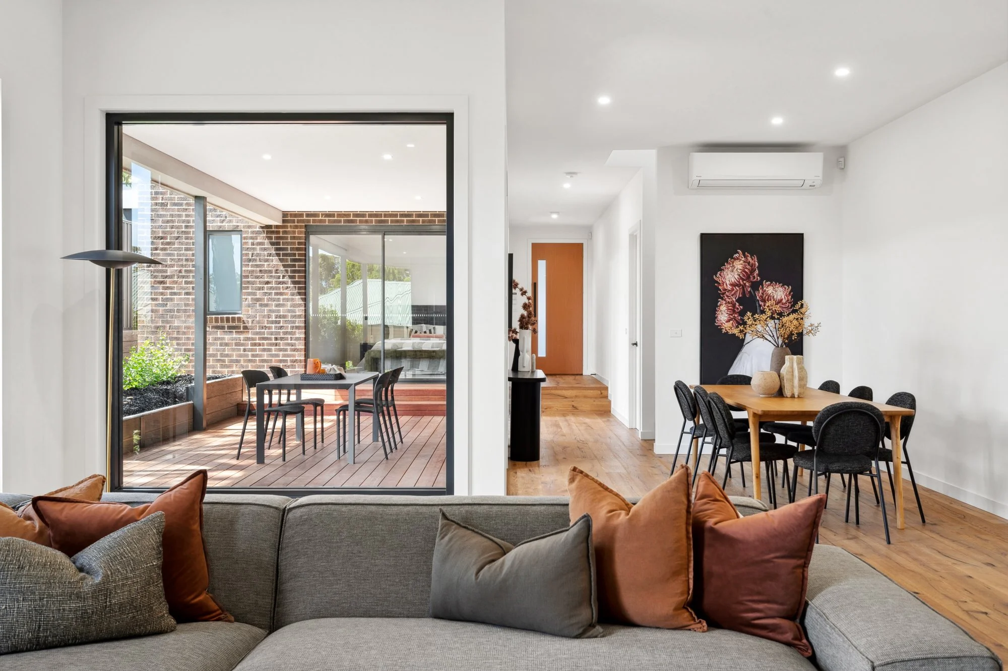 Looker Road, Montmorency