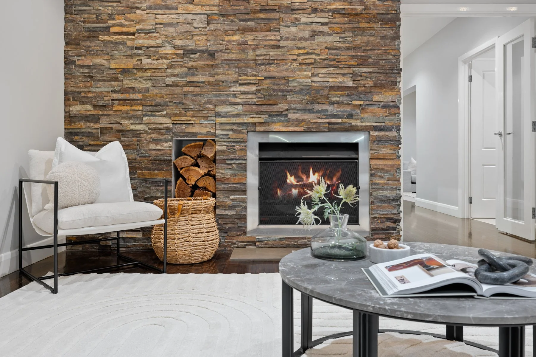 Flaxen Hills Road, Doreen