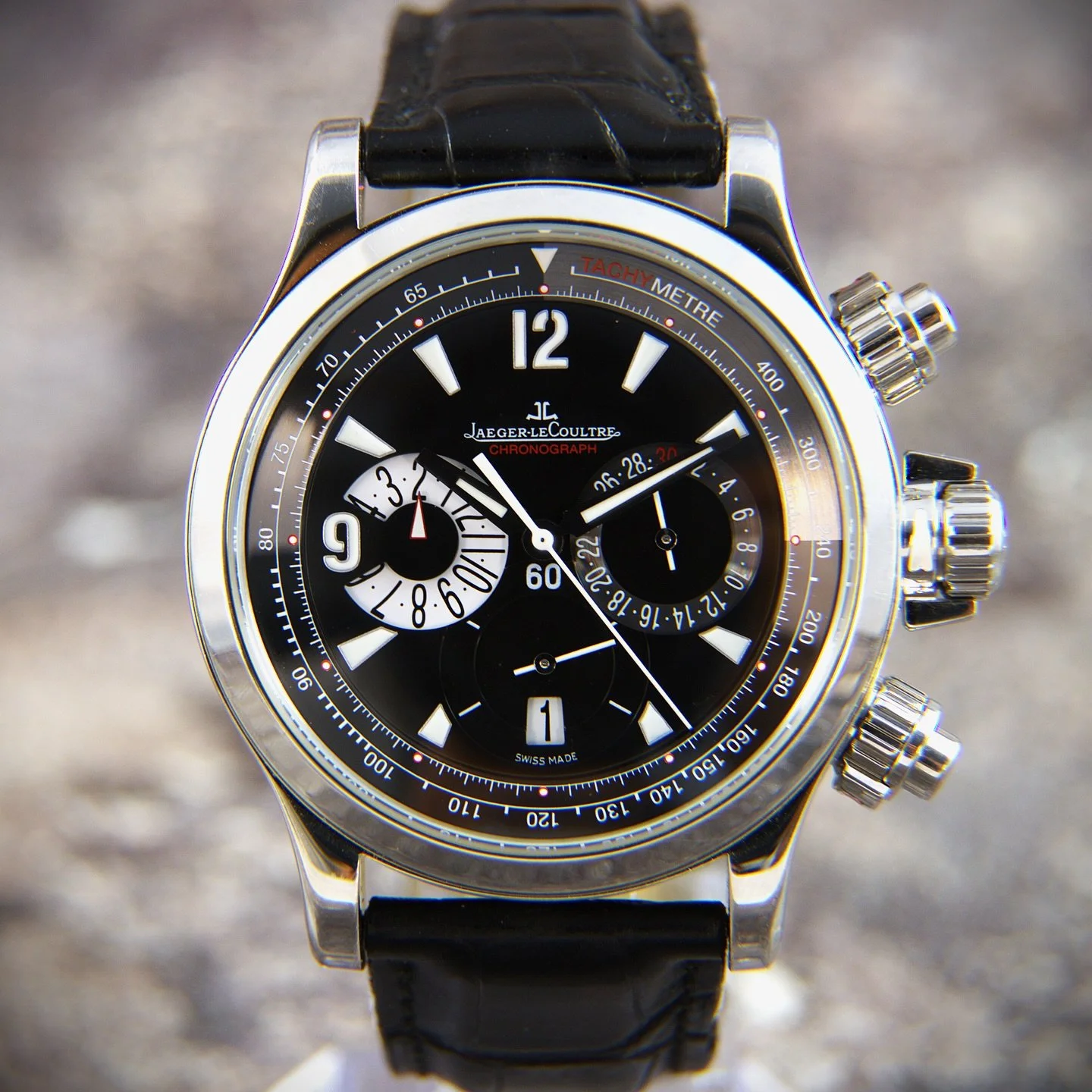 From the &ldquo;watchmaker&rsquo;s watchmaker,&rdquo; this is the robust and sophisticated Jaeger-LeCoultre Master Compressor Chronograph 146.8.25.

This 41.5mm timepiece embodies technical genius, built around JLC&rsquo;s patented compression key sy