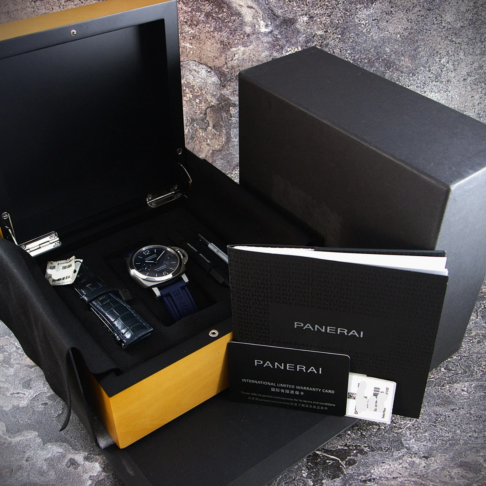 02_Panerai_Luminor_Marina_PAM01393_Blue_Sunburst_Dial.webp