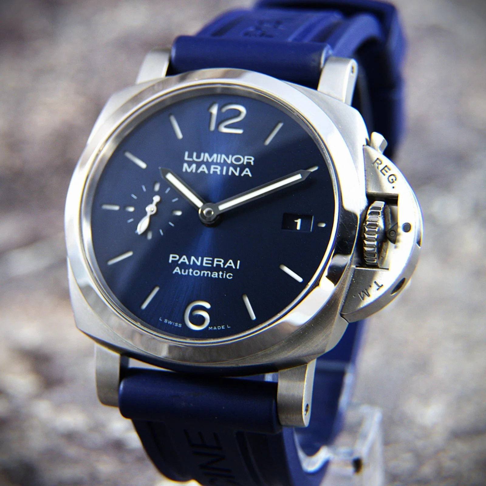 06_Panerai_Luminor_Marina_PAM01393_Blue_Sunburst_Dial.webp