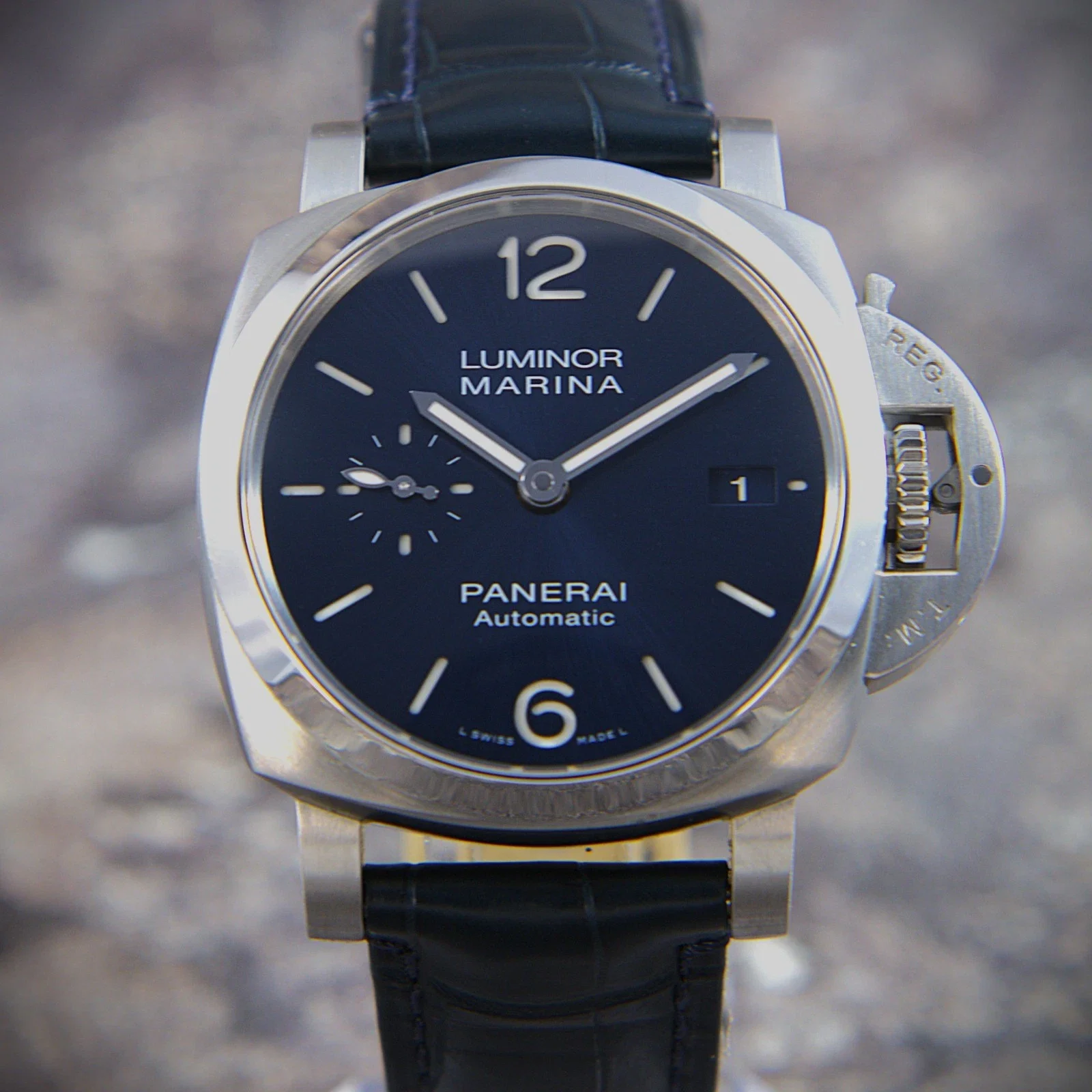 05_Panerai_Luminor_Marina_PAM01393_Blue_Sunburst_Dial.webp