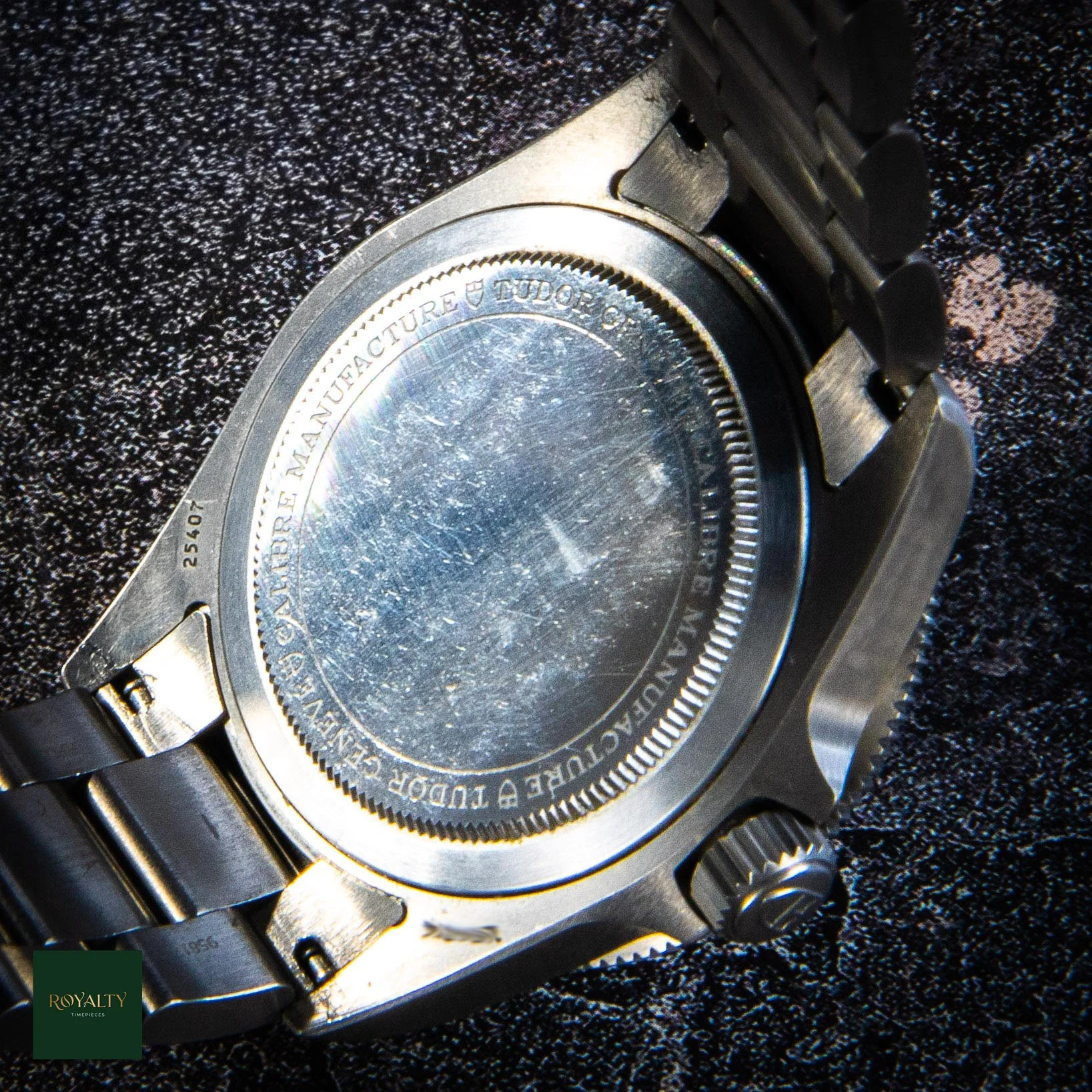 15Caseback.jpg