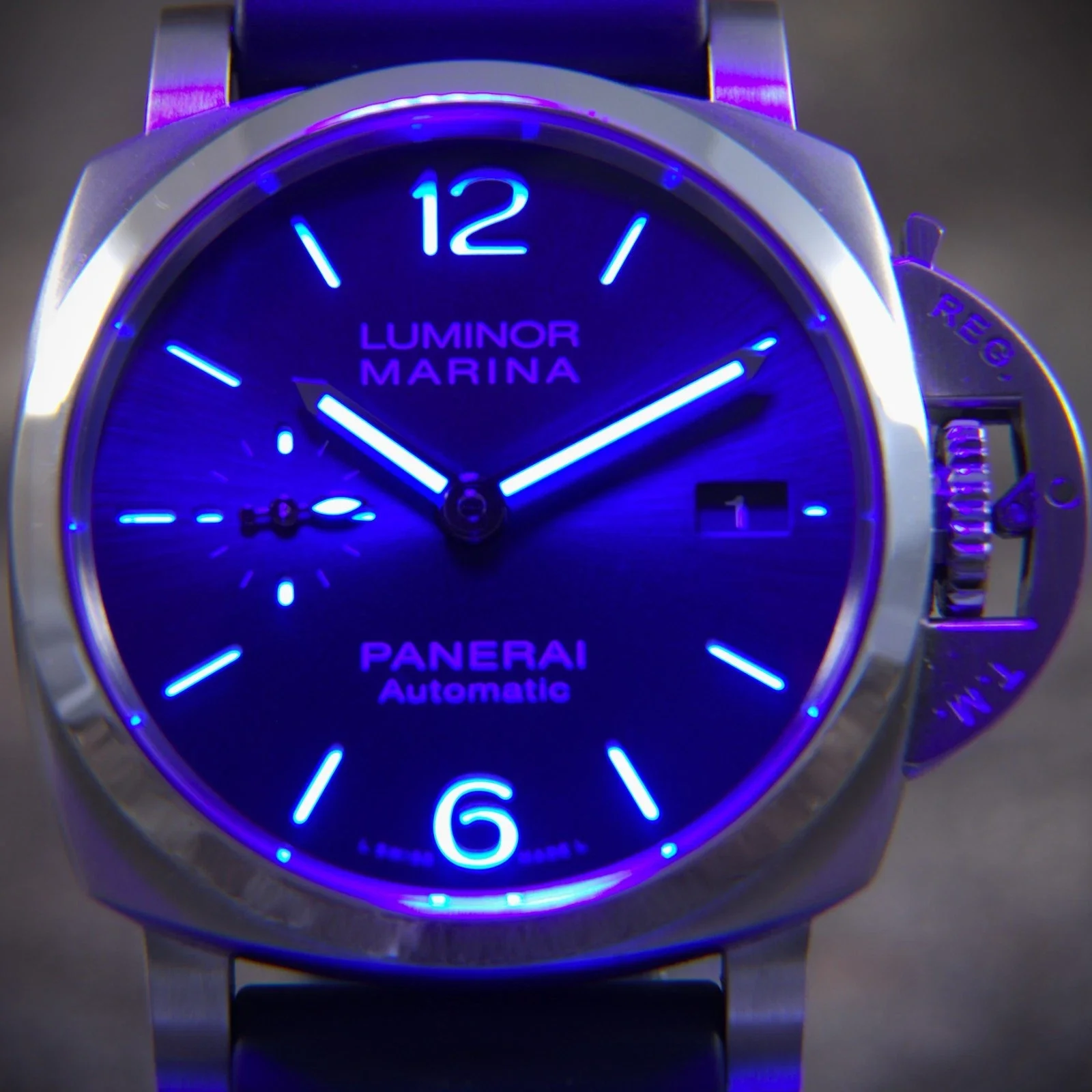 04_Panerai_Luminor_Marina_PAM01393_Blue_Sunburst_Dial.webp