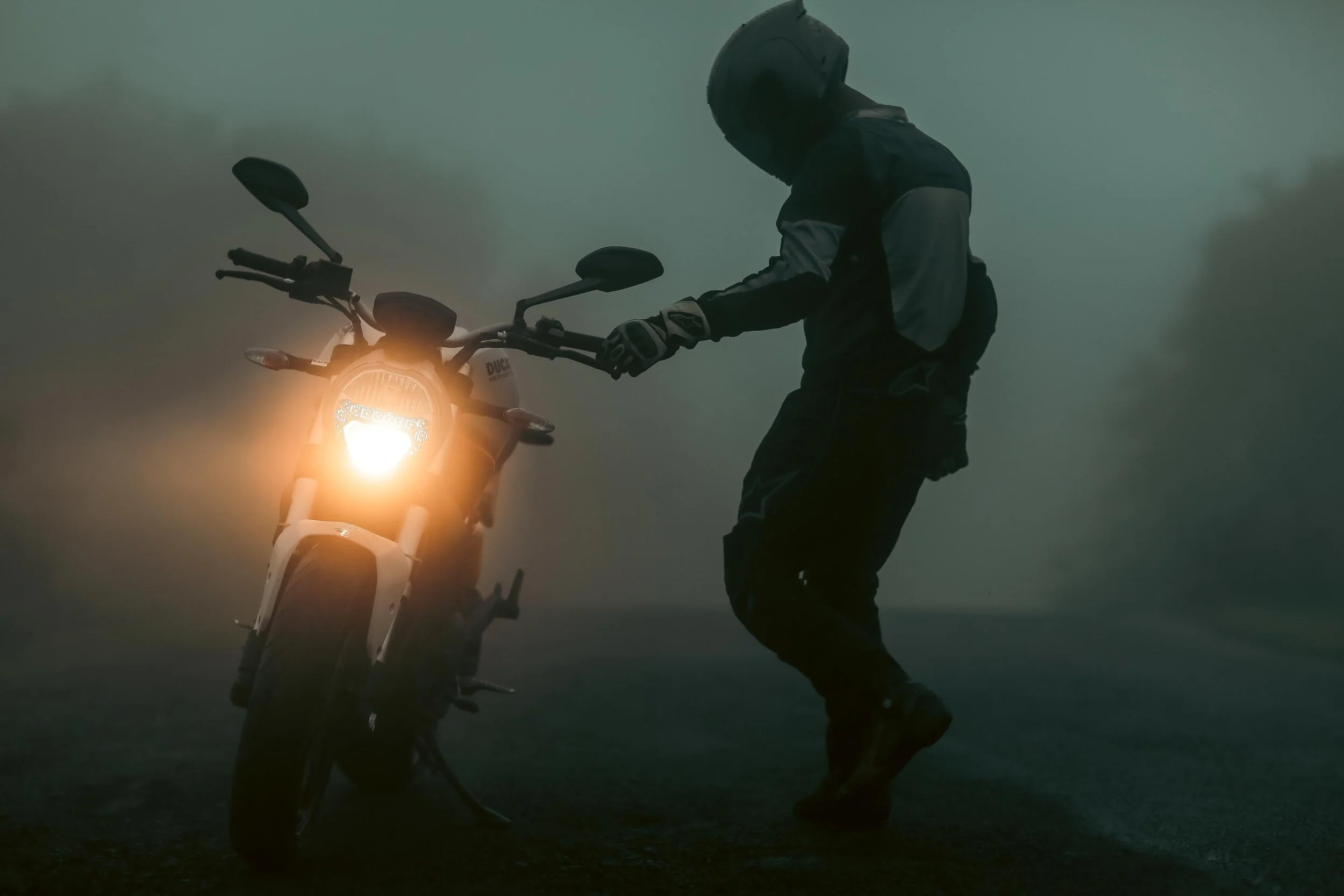kunal-khadse-bike-automotive-photography-446.jpg