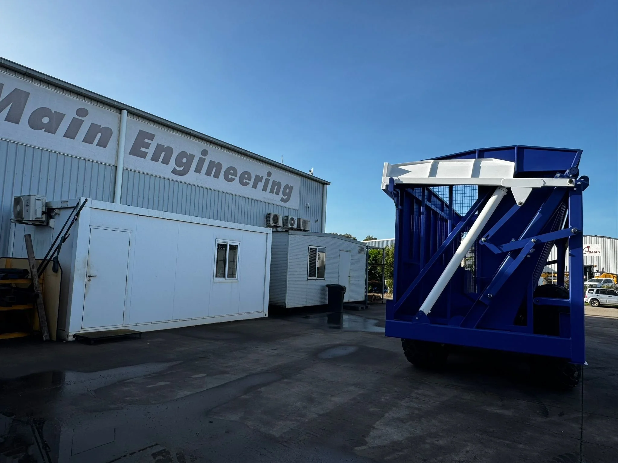 10 Tonne Tipper - Blue 7.jpeg