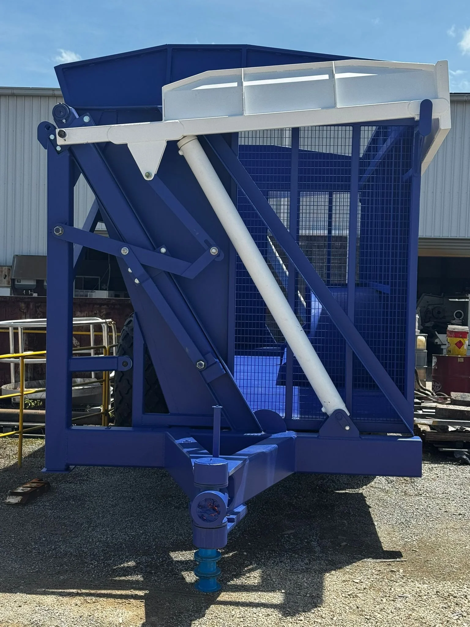 10 Tonne Tipper - Blue 14.jpeg