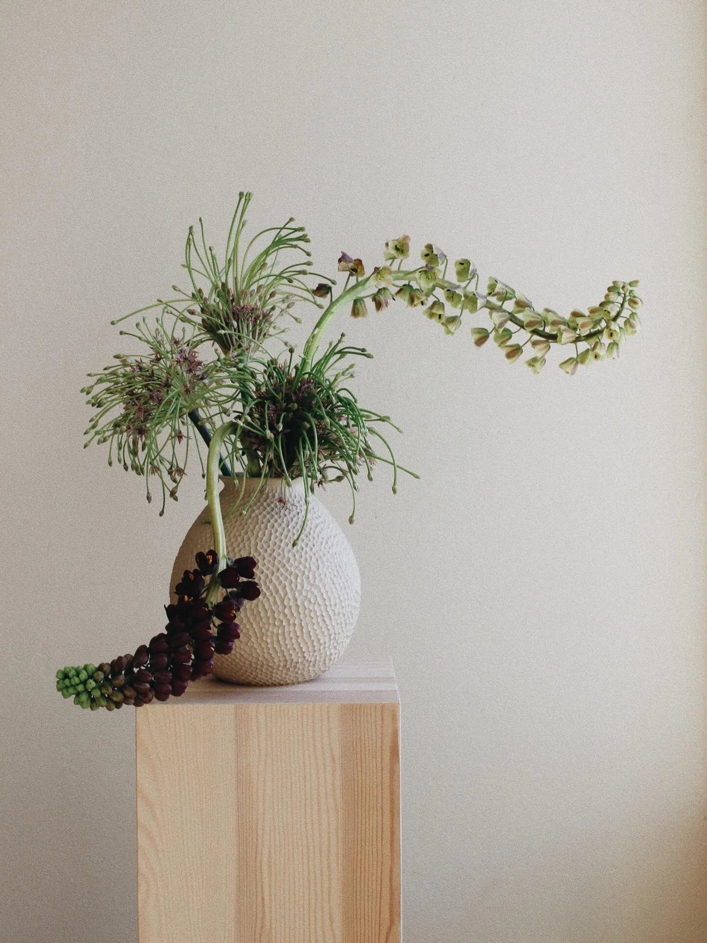 Denna vas fick bli till ett eget inl&auml;gg.
Ett nytt ljuvligt verk fr&aring;n keramikern @johannakeramik, i perfekt samspel med &ouml;vriga kollektionen.