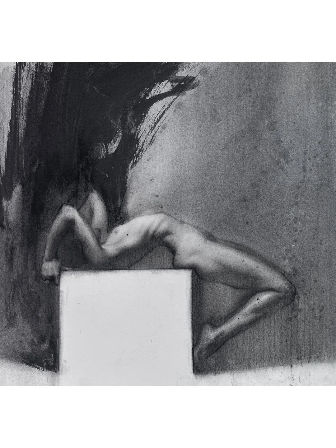 figure-pain-charcoal_260310_ig2.jpg