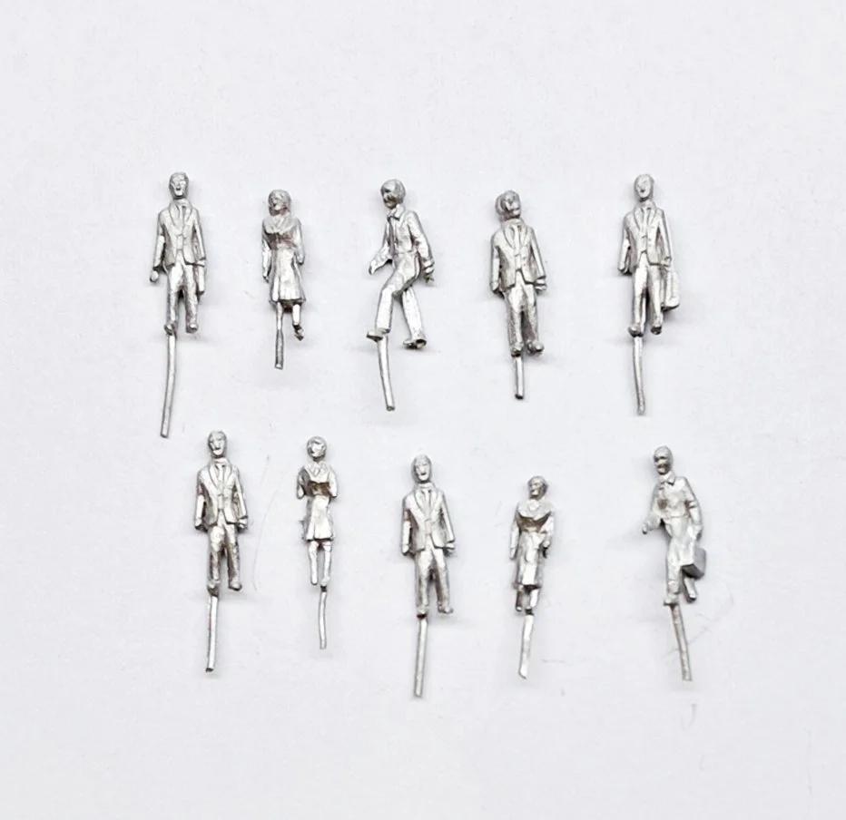 1:150 FIGURES STANDING PK10