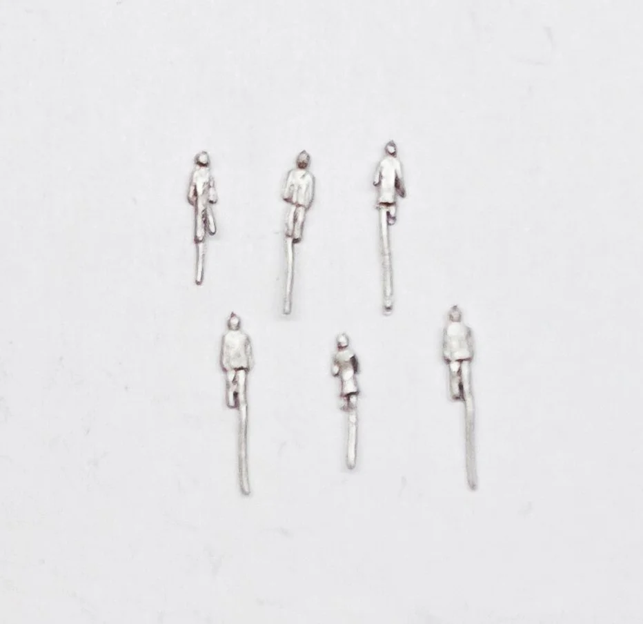 1:333 FIGURES SEATED PK10