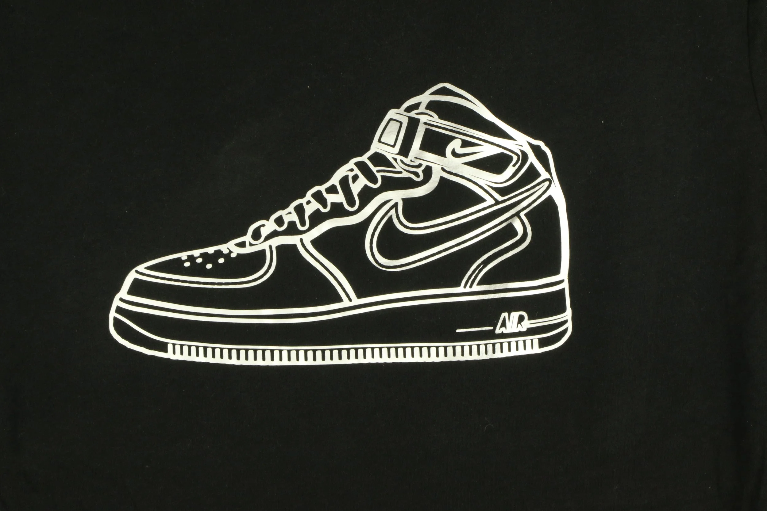 t shirt vinyl of a trainer