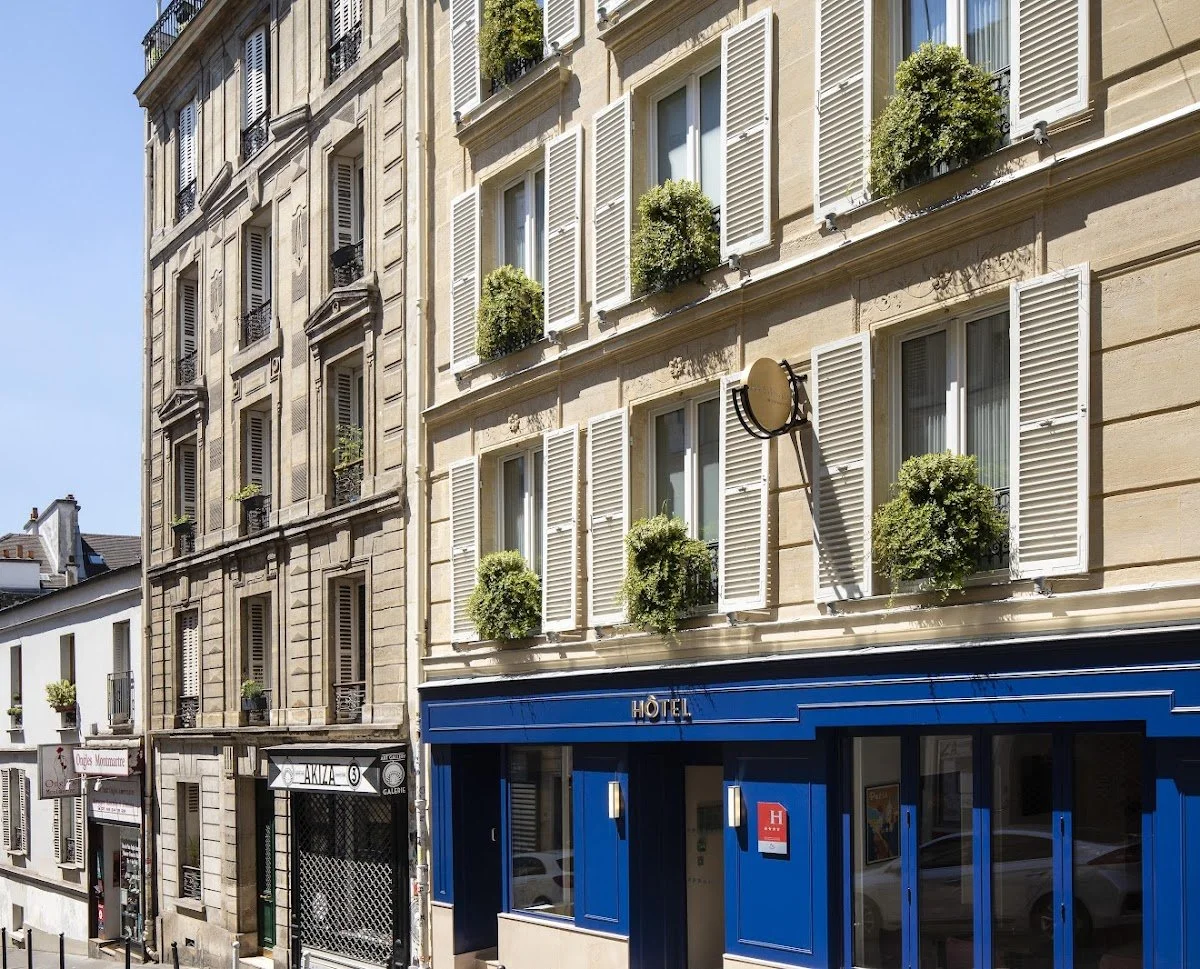 HÔTEL DES ARTS - MONTMARTRE