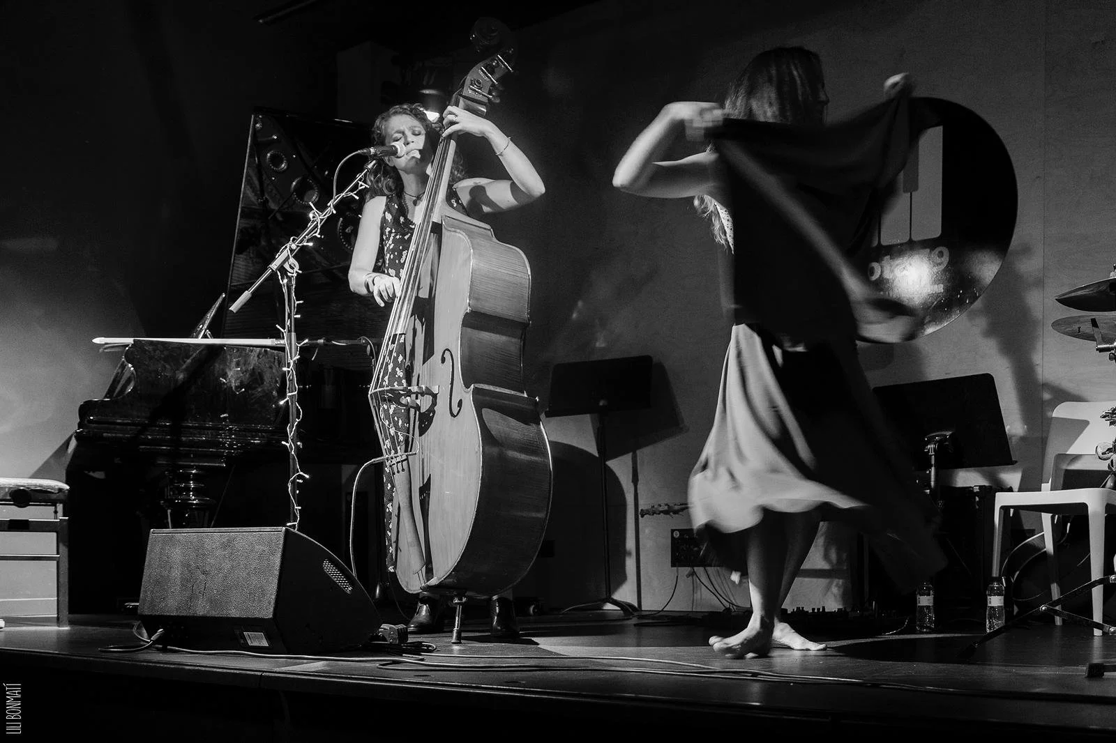 Concert de la cantant i contrabaixista Gemma Abrié, al Festival Muda Pirineus (Burg) i a la Sala Nota 79