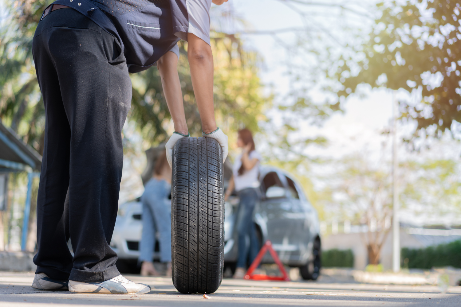 How Flat Tire Support Helps Prevent Highway Accidents