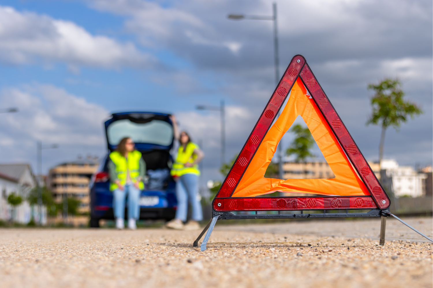 Signs You Need Emergency Roadside Assistance Instead of Driving Further