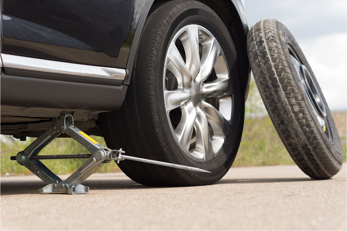 Emergency Flat Tire Help in Miami: What Drivers Should Know