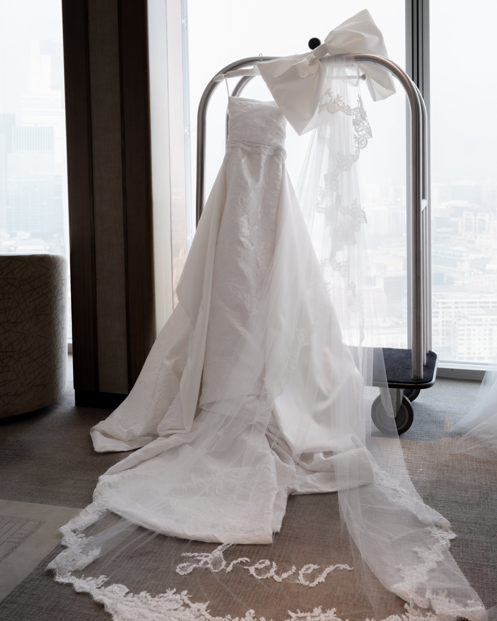 Shangri-La Shard wedding bride groom prep 1.jpg