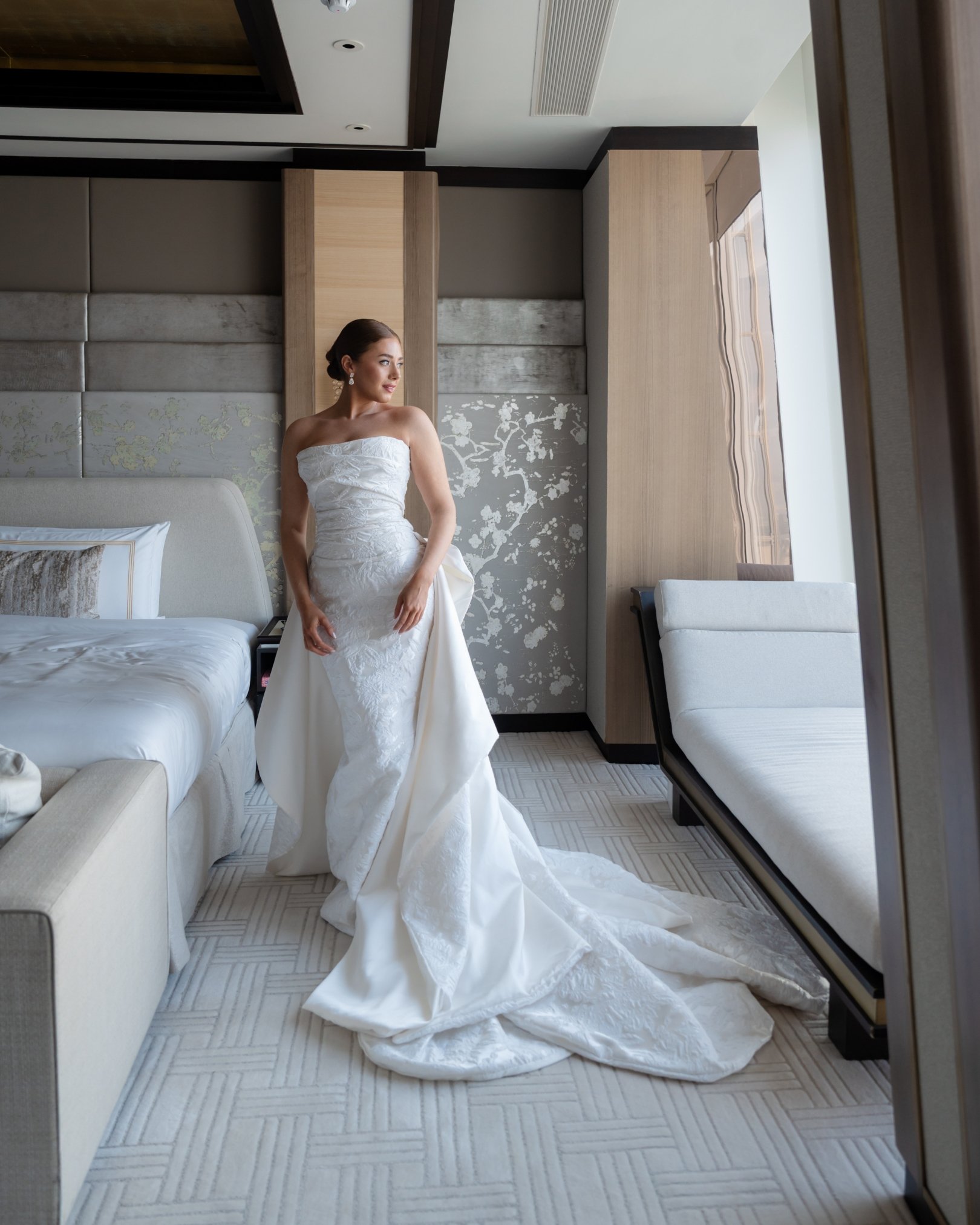 Shangri-La Shard wedding bride groom prep 13.jpg