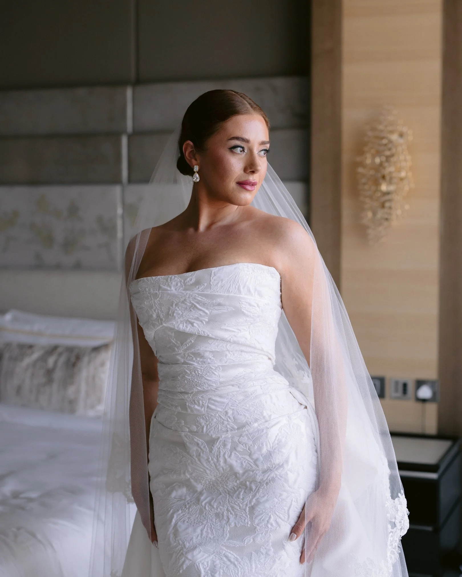 Shangri-La Shard wedding bride groom prep 14.jpg