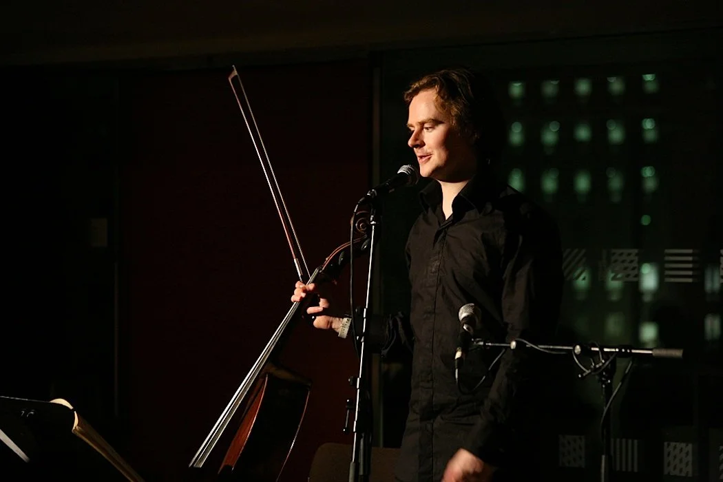  Oliver Coates & Orchestra  
Dior Fall show  
Bureau Betak 
Gate of India, Mumbaï