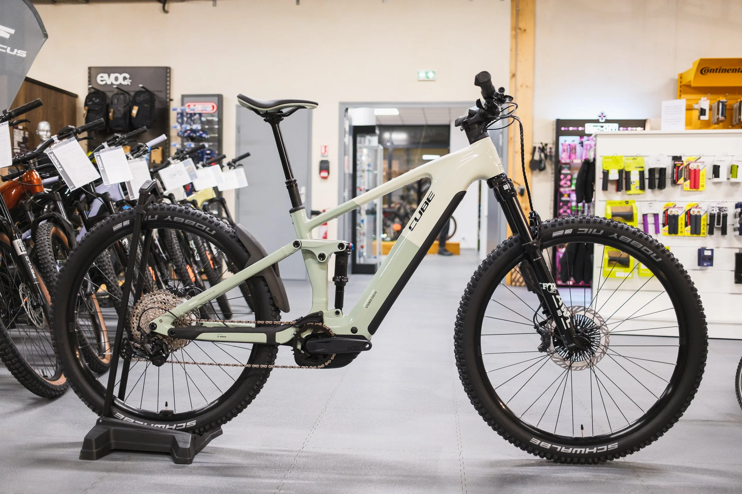 Stereo Hybrid ONE44 EXC 800