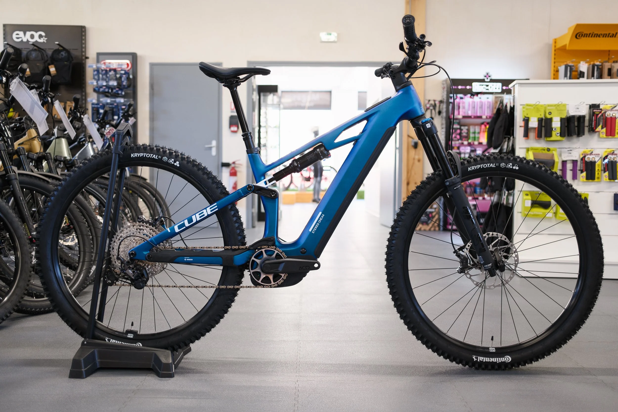Stereo Hybrid ONE44 HPC SLX 800