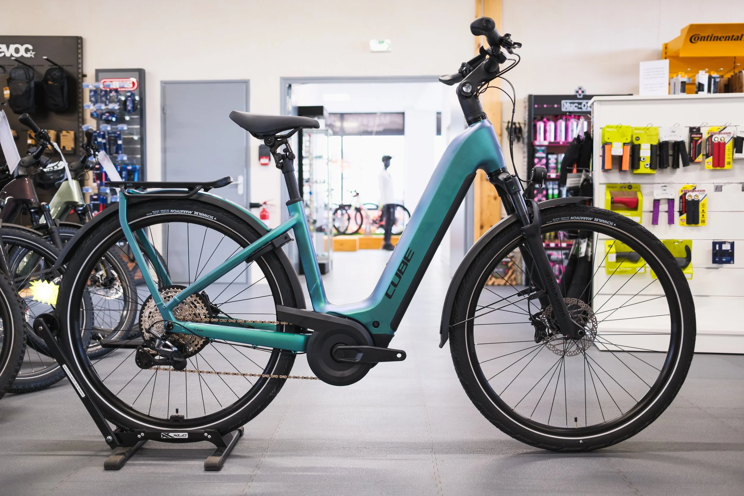 Kathmandu Hybrid Pro 800
