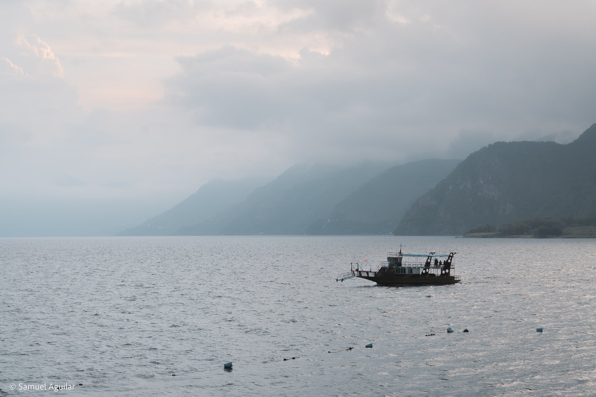 Misty morning at Atitlán Lake (Guatemala)