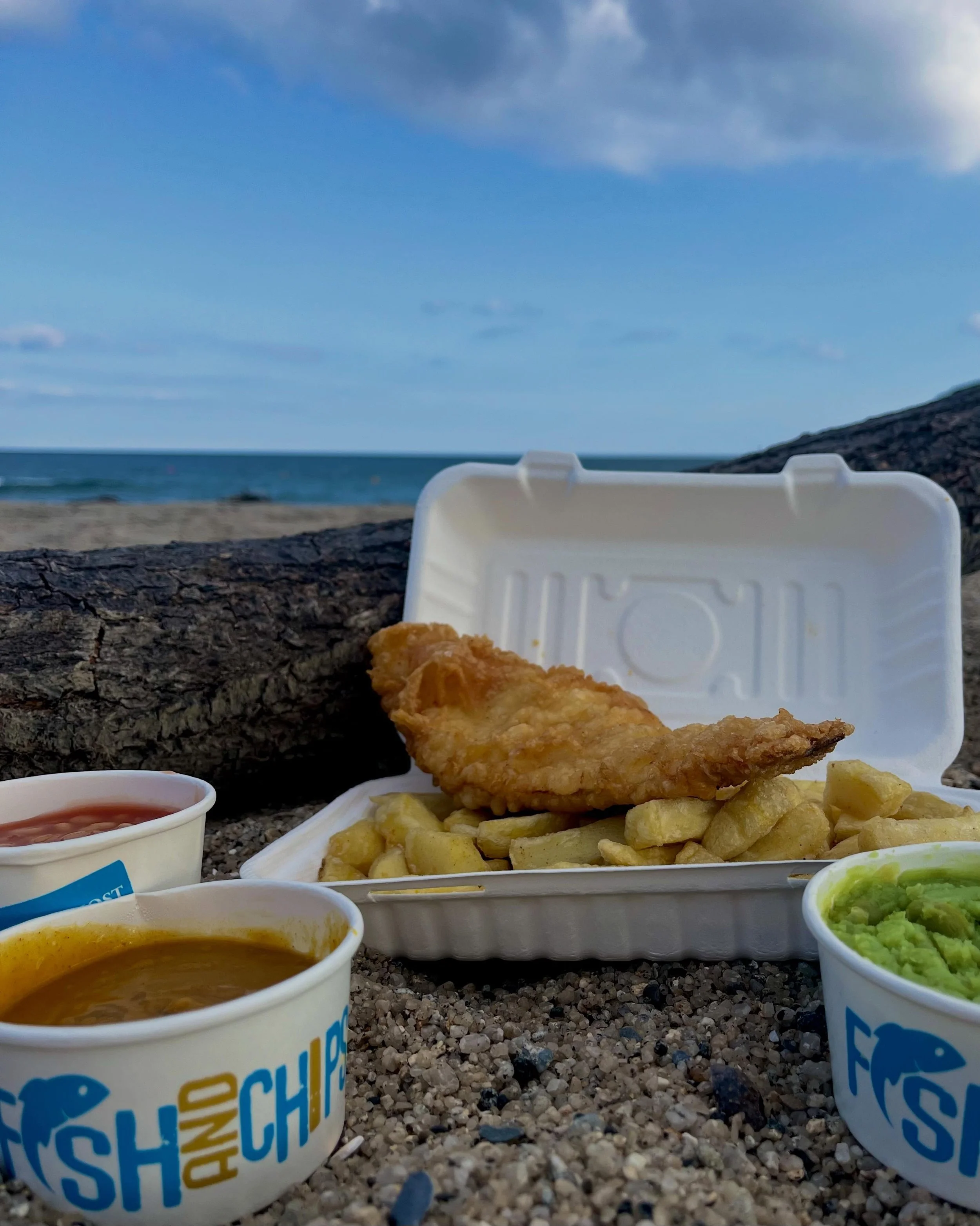 Fish and Chips at the beach? Yes please!

Pentewan Plaice will be open Friday, Saturday and Sunday this week serving their delicious Fish and Chips alongside many of their other options! They will be open from 4pm and serving until 8pm alongside the 
