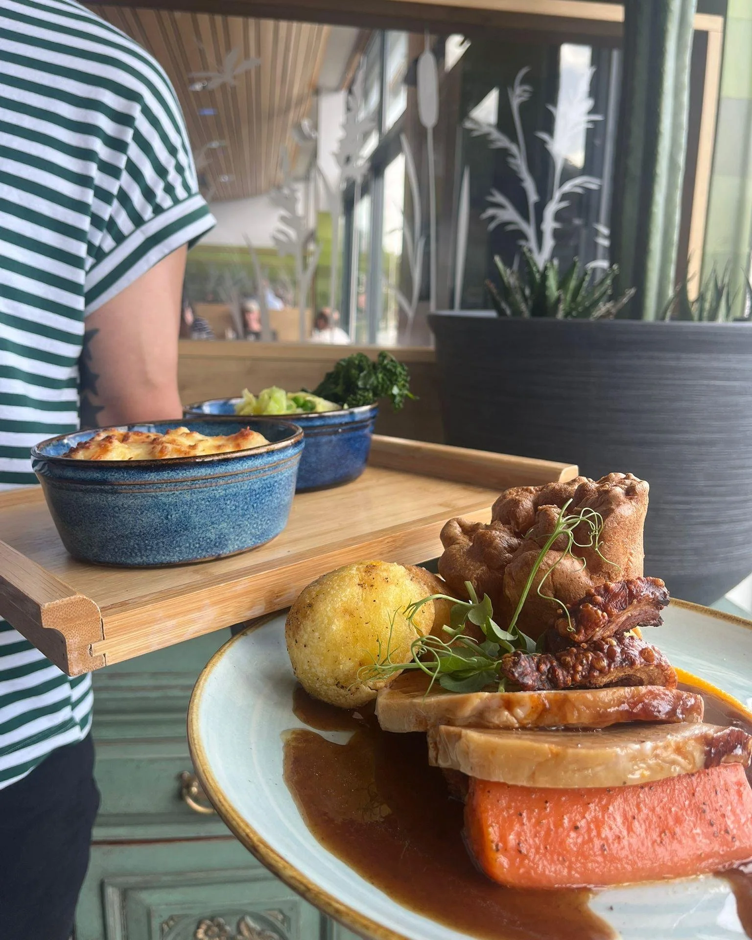 All of this for &pound;17! Our homemade roasts are served every Sunday from 12pm - 3pm 🍗🥦

Choose from Roast Beef, Roast Pork or our delicious Vegan Wellington, all served with roasted sea salt potatoes, honey roasted carrots, cauliflower cheese an