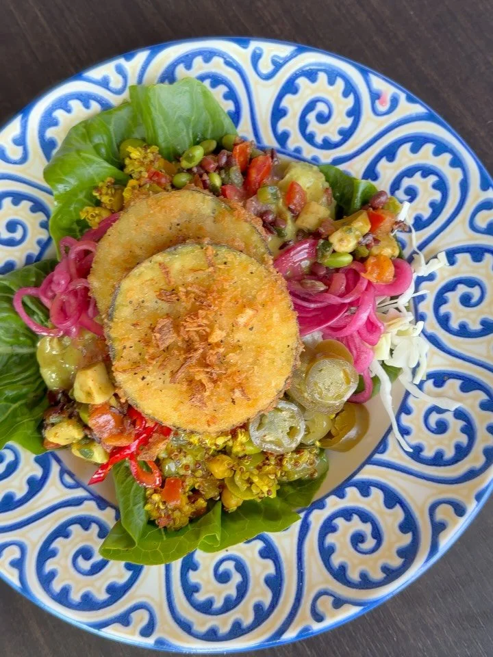 Spice up your vegan life!🌶️🔥

Think vegan means boring? Think again!🌱Our flavour-filled vegan dishes are delicious, fresh and vibrant. So good they will blow your socks off🧦💨💥

Spiced Aubergine Vegan Salad🍆🥗🌽- Fried and roasted aubergine wit
