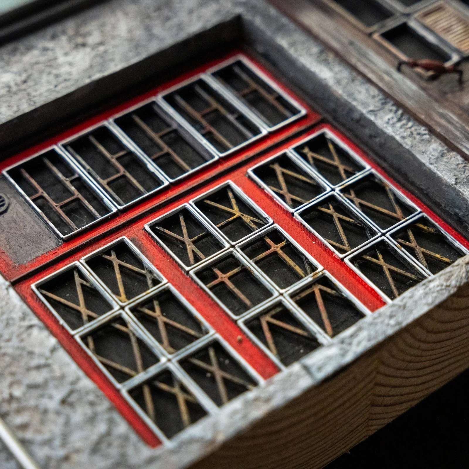 umarlaua-baar-tartu-miniature-window-closeup.jpg