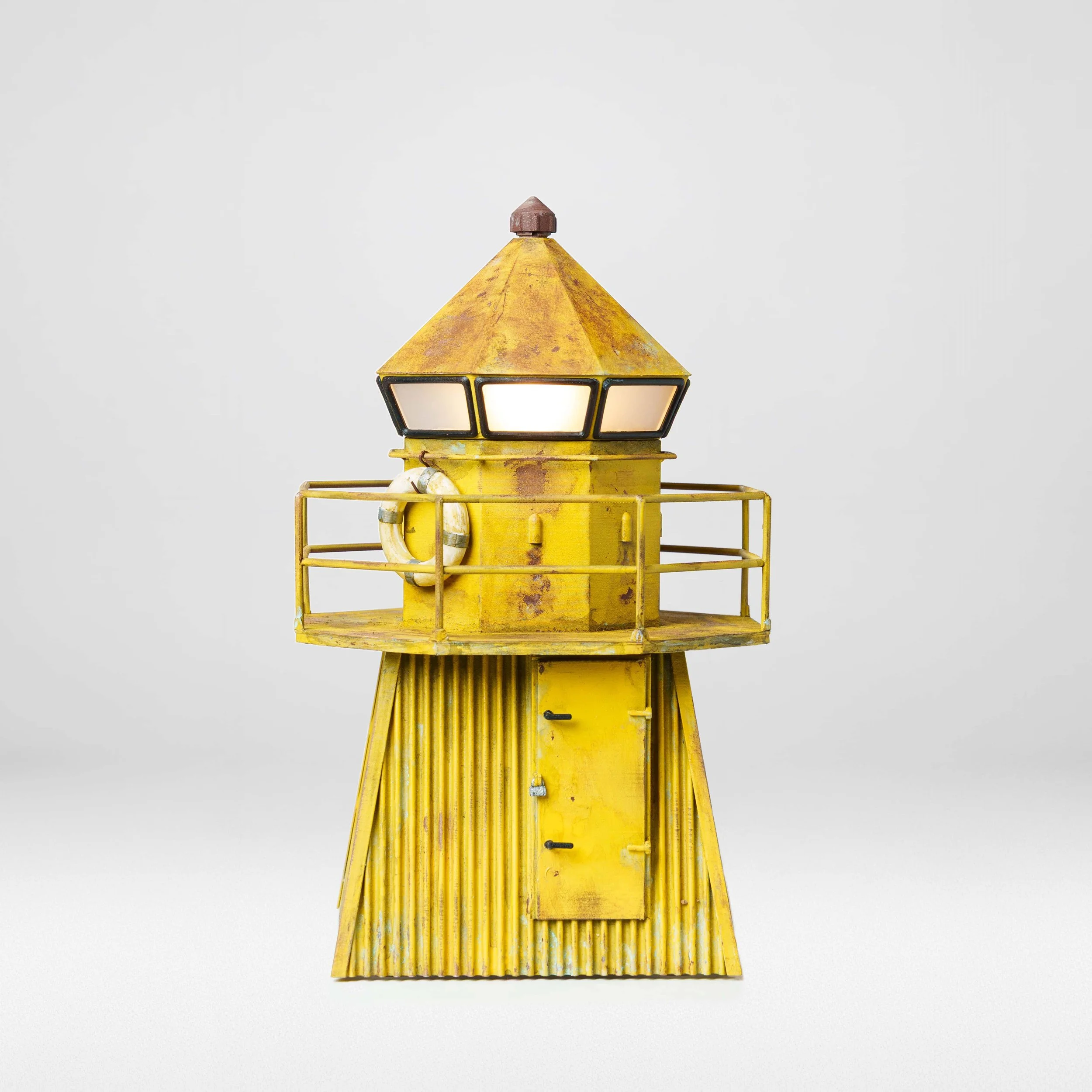 rusty-viti-lighthouse-desklamp1.jpg