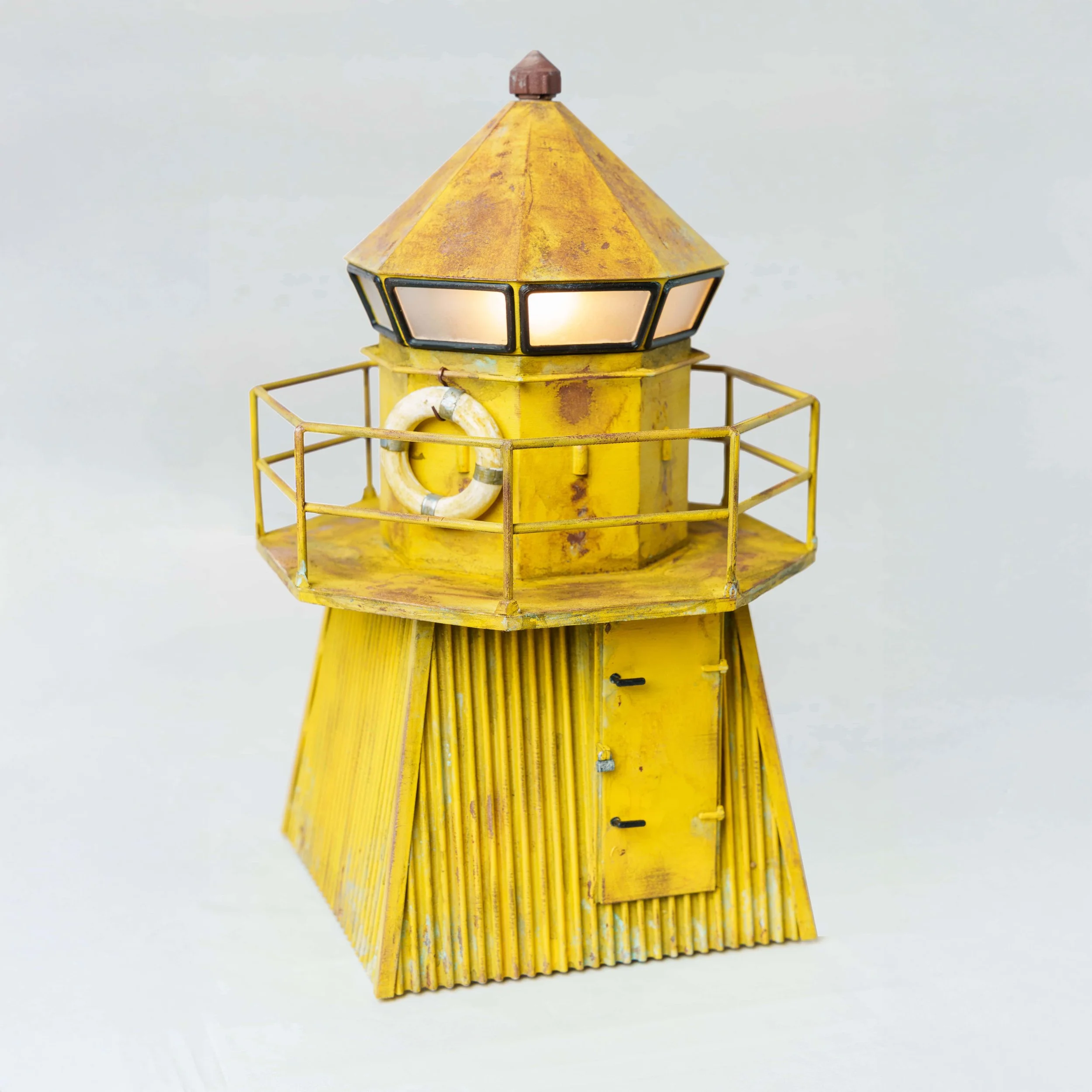 rusty-viti-lighthouse-desklamp3.jpg