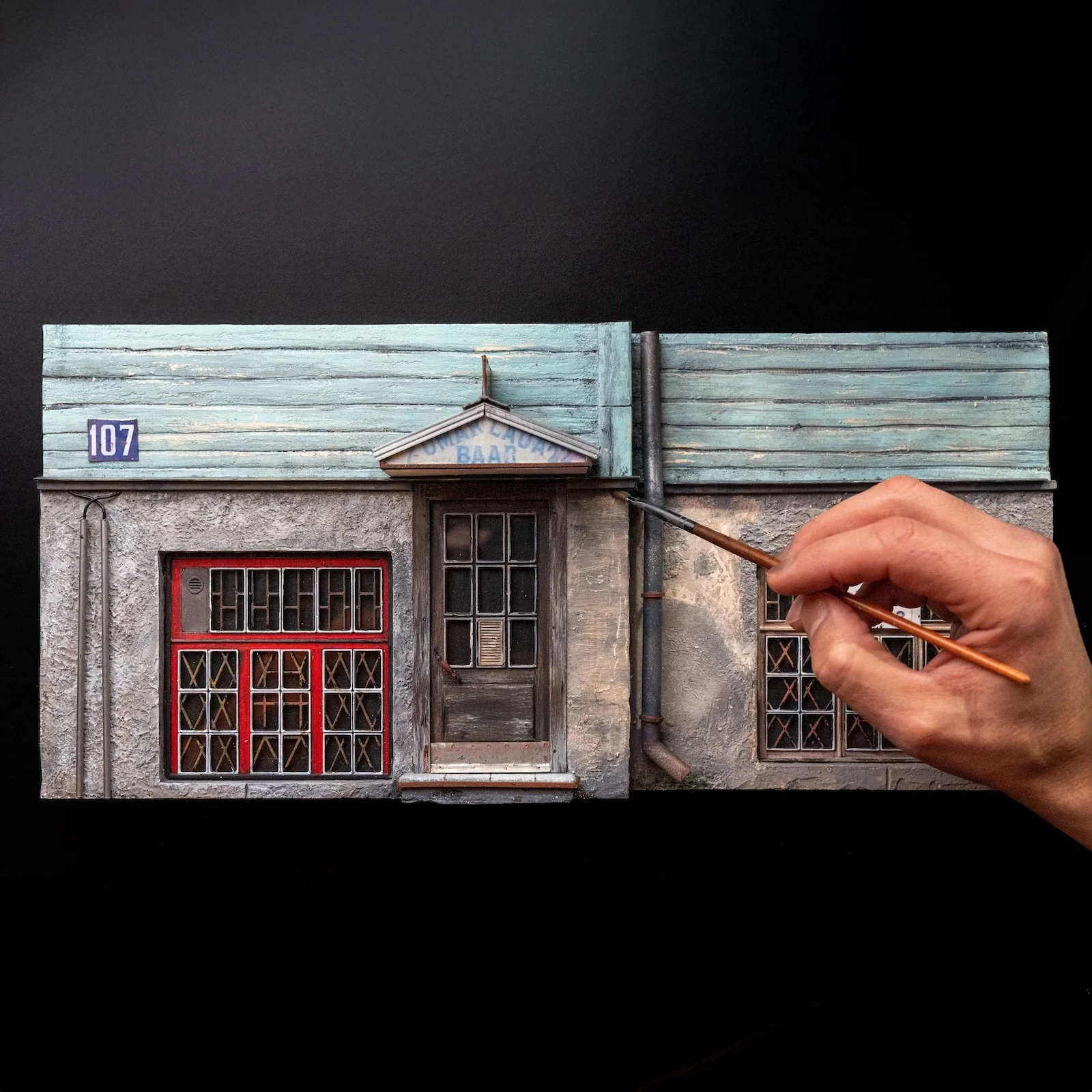 umarlaua-baar-tartu-miniature-hand-painting-detail.jpg