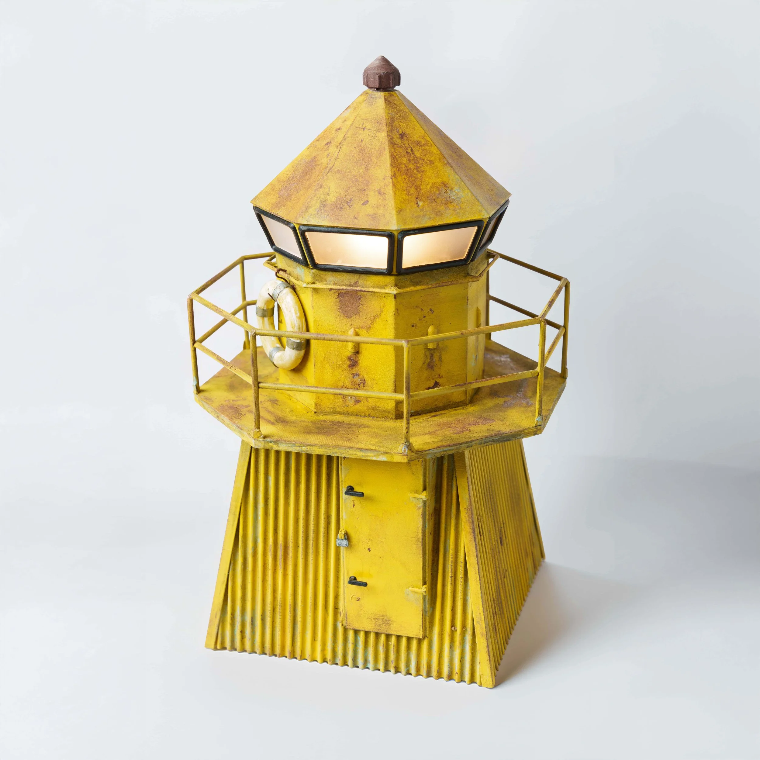 rusty-viti-lighthouse-desklamp2.jpg