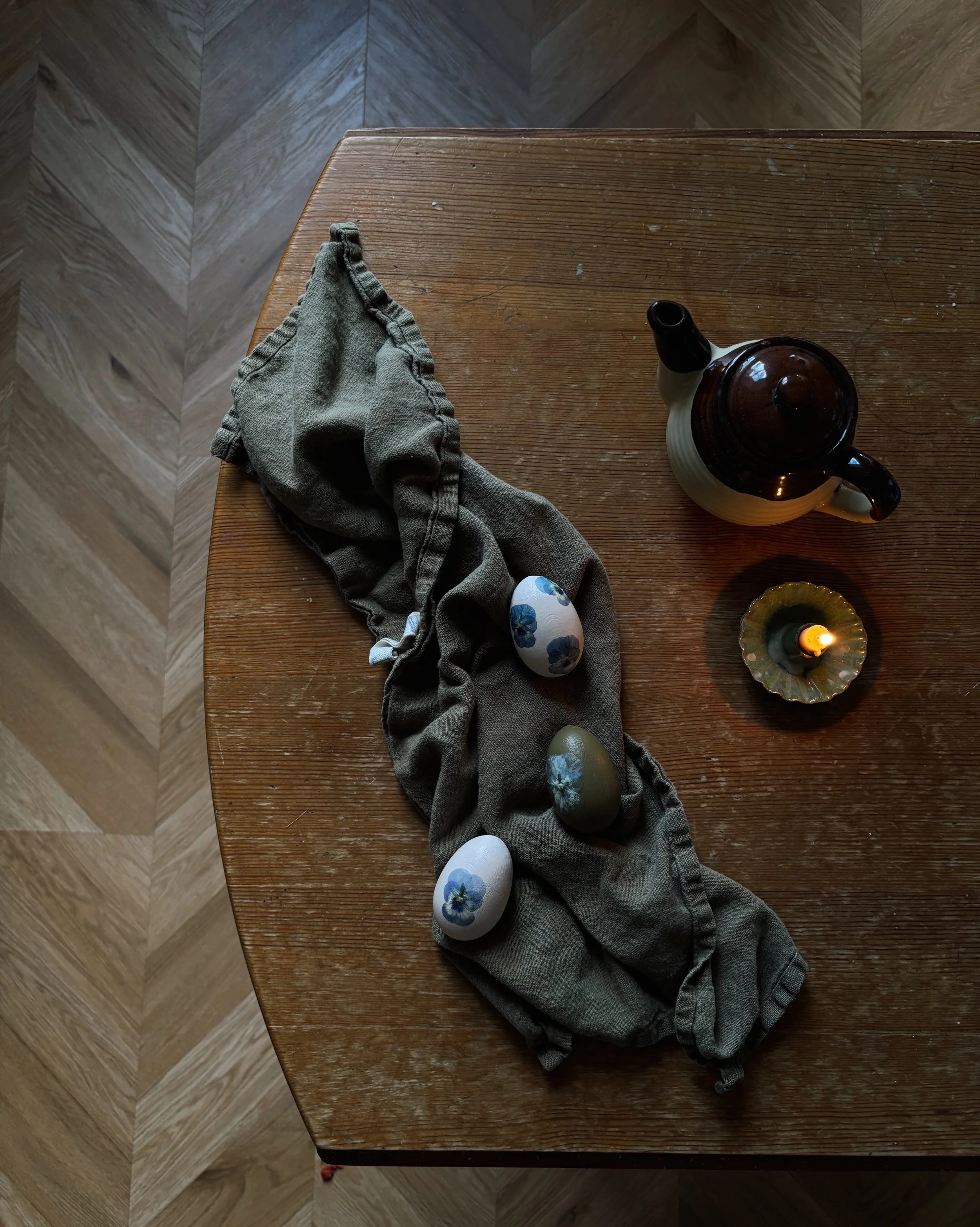 Craft: Preserved Flower Wooden Eggs