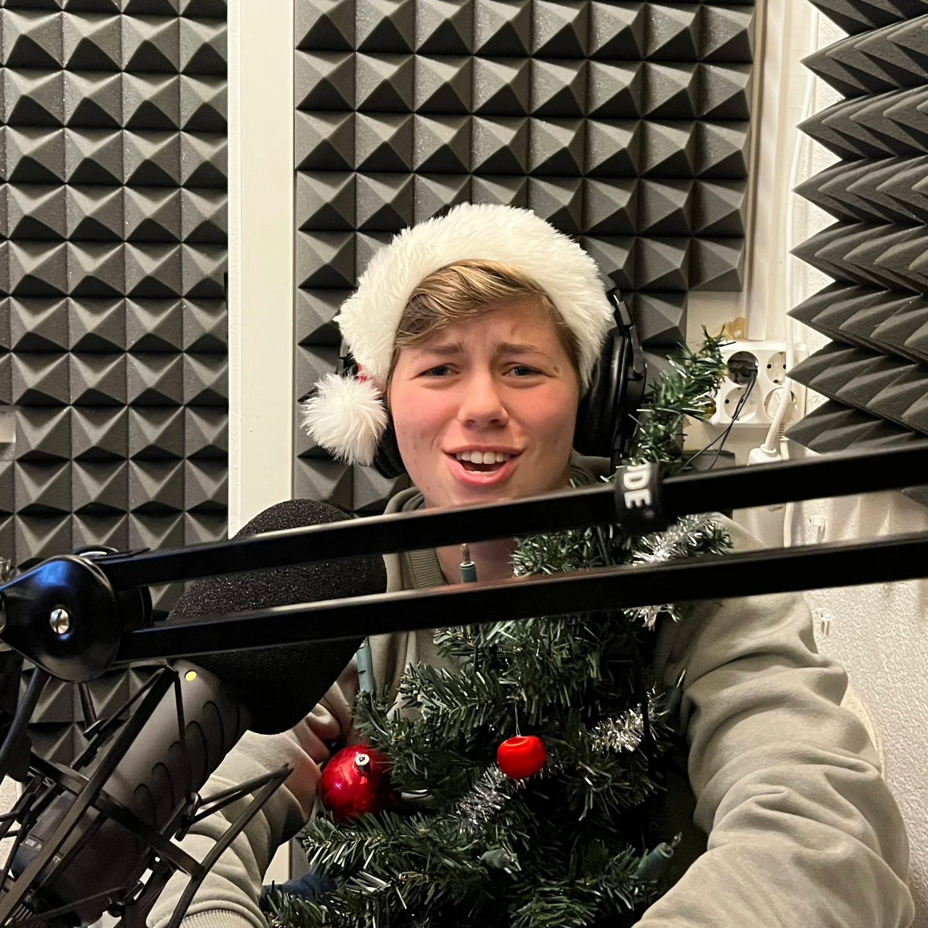 Emma Montelius in radio studio