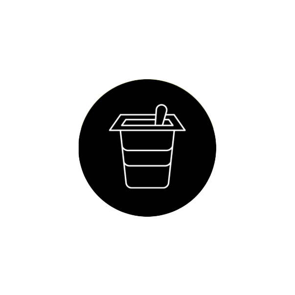 Afbeelding van een icon van een beker met een rietje, omgeven door een zwarte cirkel op een groene en witte achtergrond.