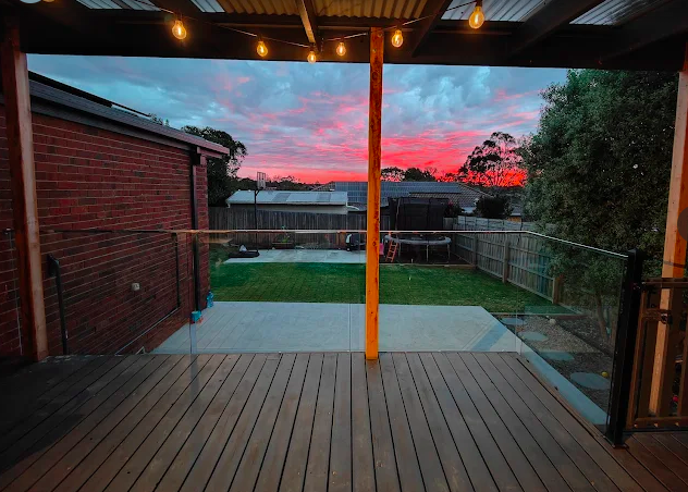 Frankston backyard deck and glass balustrade