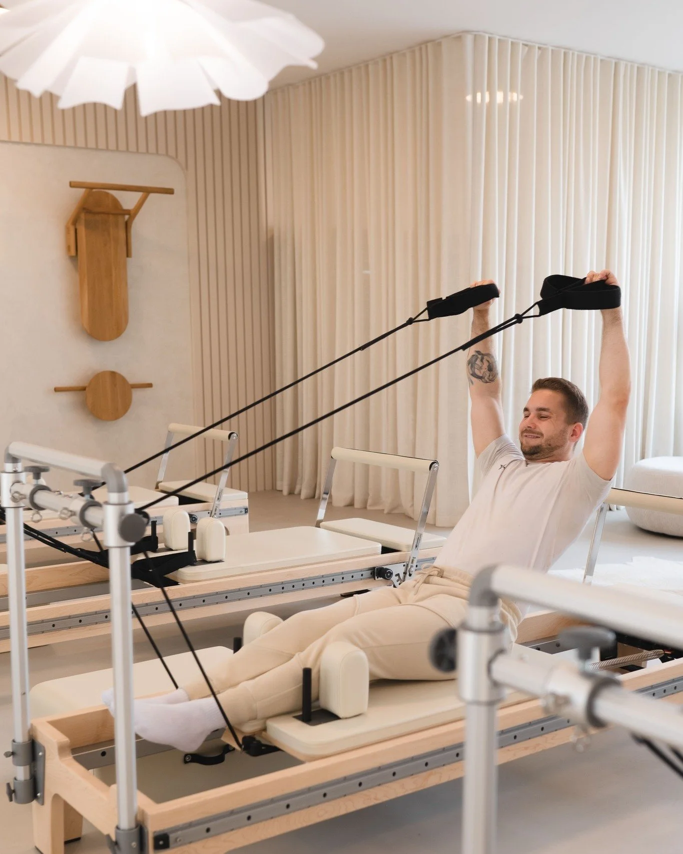 ✨ Rann&iacute; jiskra ✨

O čem je tato lekce?

Dopřejte si aktivn&iacute; start do nov&eacute;ho dne. Lekce Rann&iacute; jiskra kombinuje dynamick&yacute; pohyb, energii a plynul&eacute; sekvence, kter&eacute; probud&iacute; cel&eacute; tělo i mysl.
