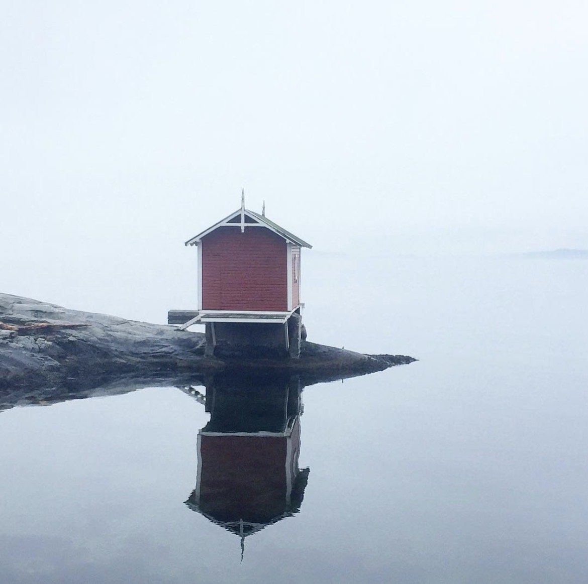 - LONGING - 

(2022)