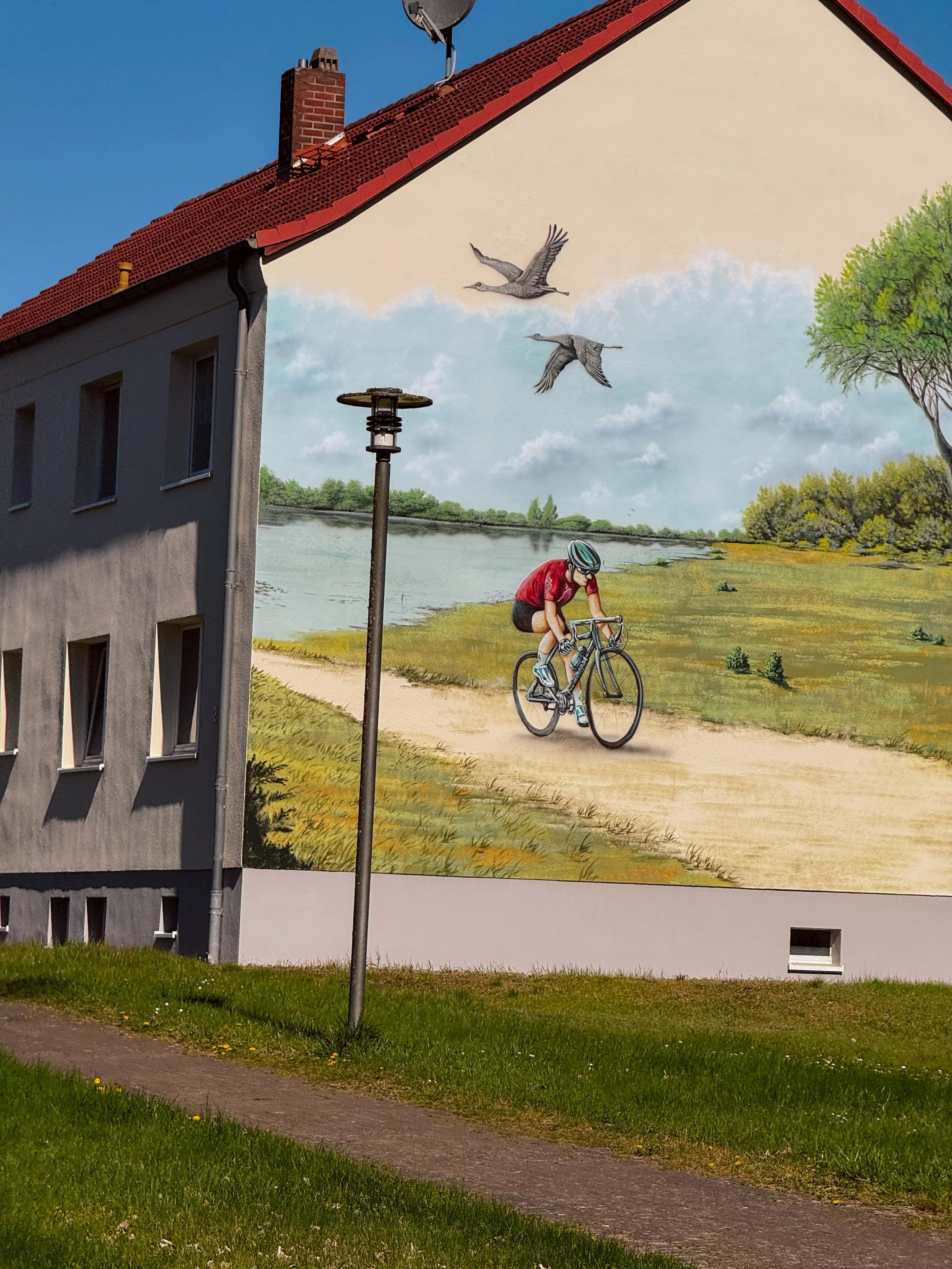 Wall painting along the BER-CPH Nordic Chase route (Road Edition)