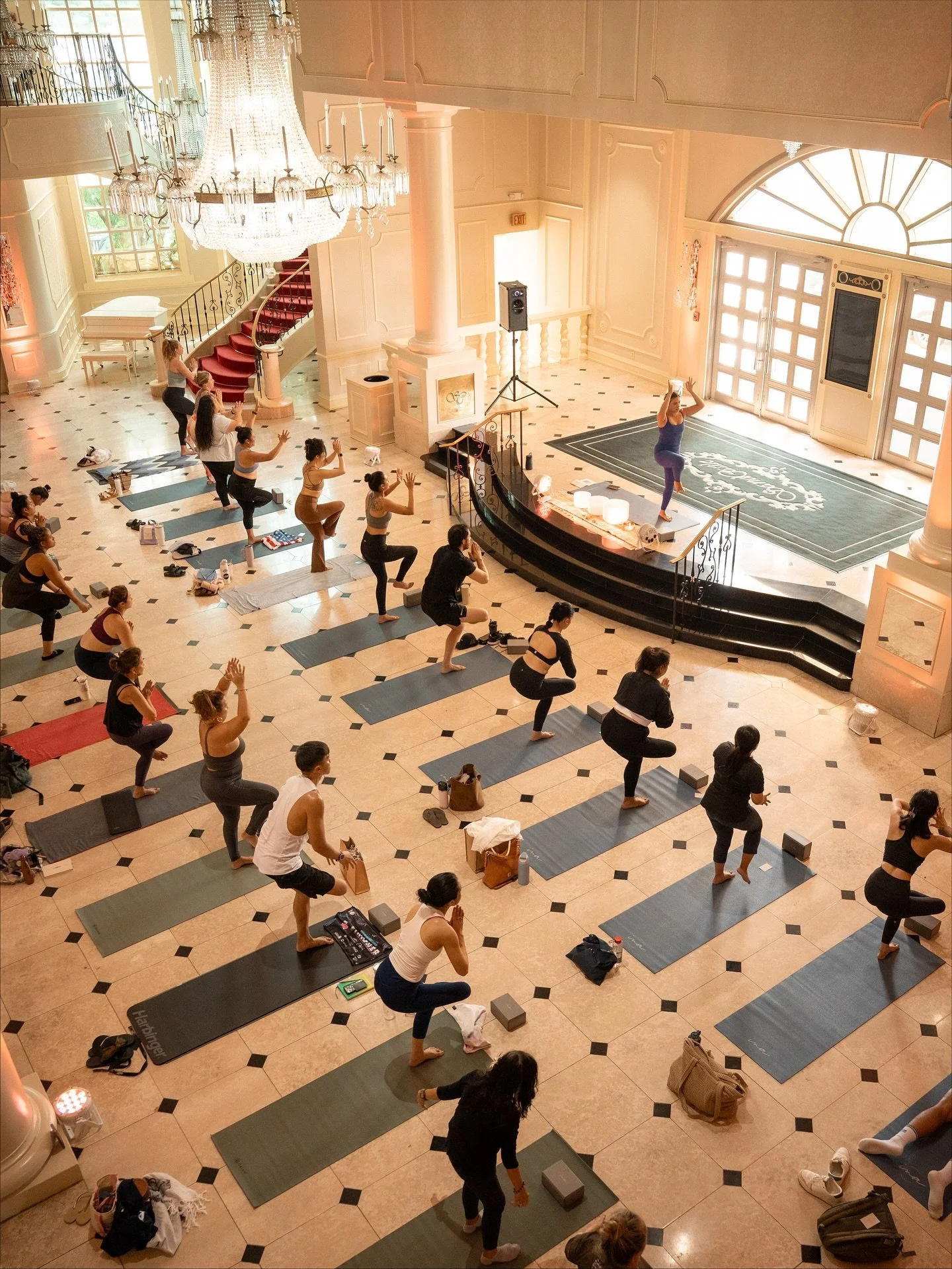 Our favorite duo 💃🏻💃🏻

YOGA + BRUNCH

Grab these tix while they&rsquo;re hot! We&rsquo;re down to the last spots for our final event of the year:
Saturday 12/13
10AM - 12PM
Vinyasa flow with @alignedbyliv at SandCastle
Mediterranean brunch @anemo