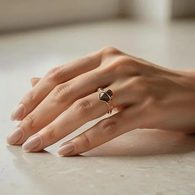 Anello con zircone Nero