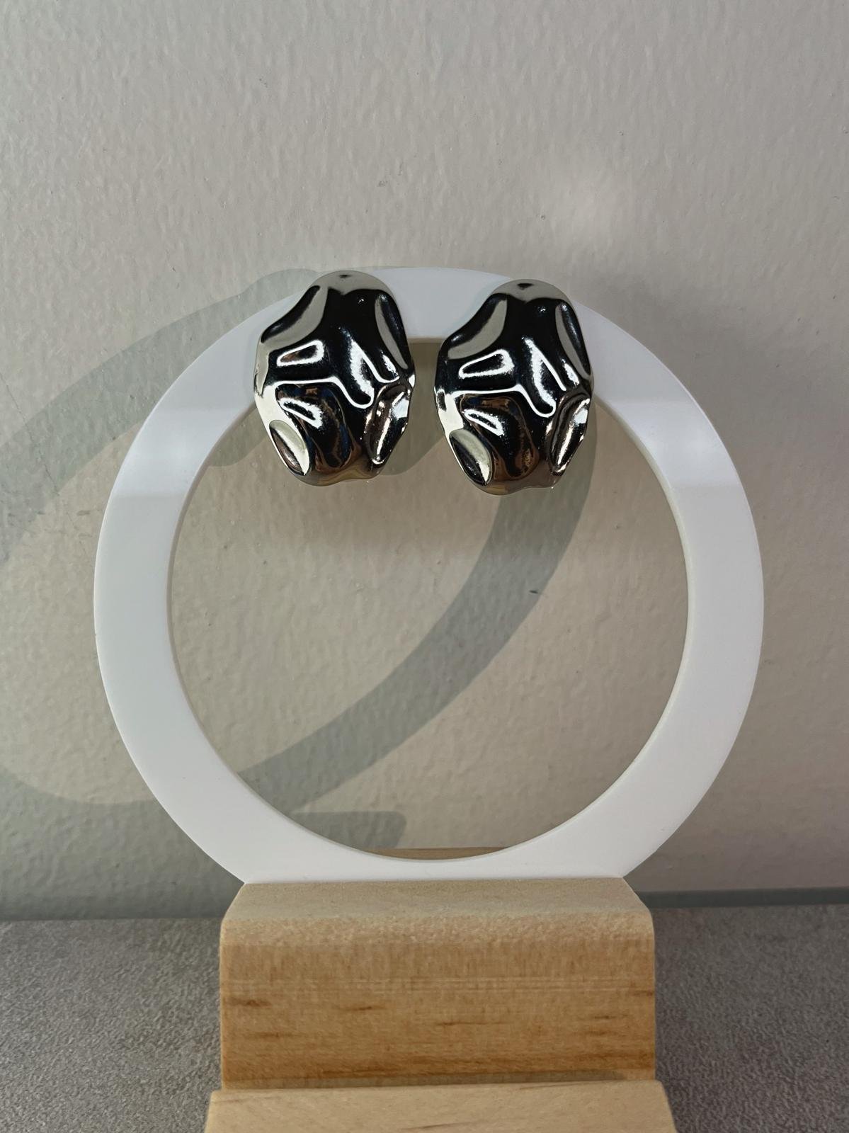 orecchini scudo ondulato argento.jfif