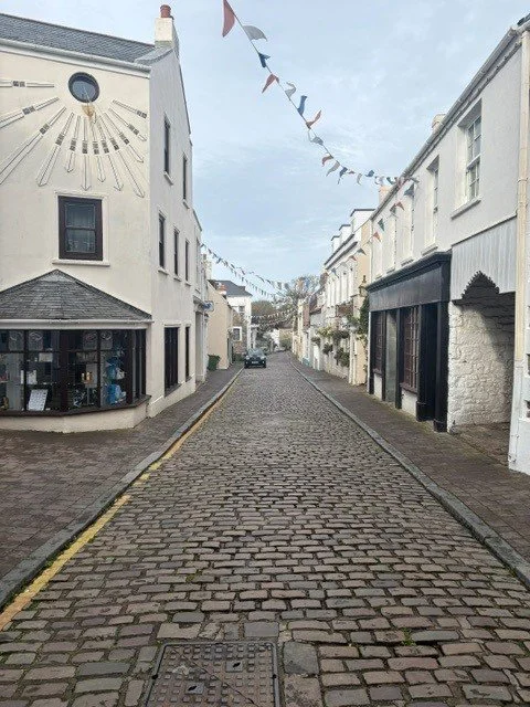 Alderney high street 26.jpg